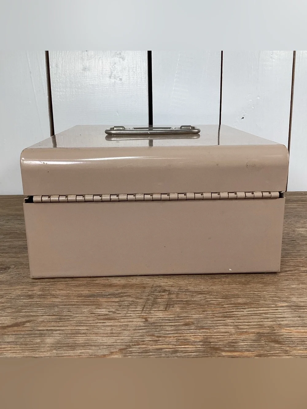 Vintage Beige Metal Lock Box 8